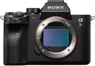 Фотоаппарат Sony Alpha 7R IVA, полнокадровая беззеркальная камера со сменными объективами, сенсором высокого разрешения 61 МП, скоростью съемки до 10 кадров в секунду и непрерывной автофокусировкой/автоэкспозицией (восстановленный).