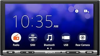 Мультимедийный ресивер Sony XAV-AX3200 с 7-дюймовым экраном и поддержкой Apple CarPlay/Android Auto.