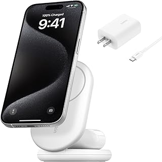 Зарядное устройство Belkin MagSafe, совместимое с MagSafe, магнитное складное зарядное устройство 2-в-1 мощностью 15 Вт — беспроводная зарядка по стандарту Qi2 для Apple iPhone 16, Apple Watch, Samsung Galaxy S25 с нескользящей подставкой, блок питания в комплекте — белое.