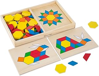 Набор конструктора Melissa & Doug Pattern Blocks and Boards - классическая игрушка, состоящая из 120 деревянных деталей и 5 двусторонних панелей.