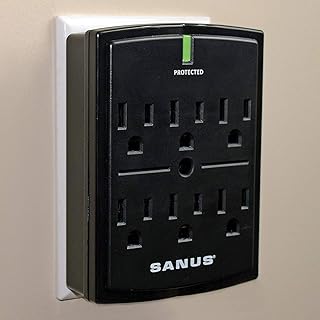 Настенный низкопрофильный противоперенапряжный сетевой фильтр SANUS 1080J с огнестойким корпусом, 6 розетками переменного тока и 3 линиями защиты — включает фильтрацию сигнала питания, черный.