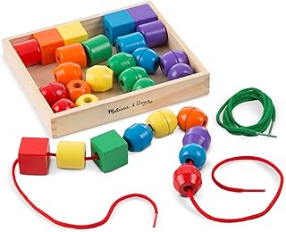 Набор для шнуровки Melissa & Doug Primary Lacing Beads - развивающая игрушка с 8 деревянными бусинами и 2 шнурками.